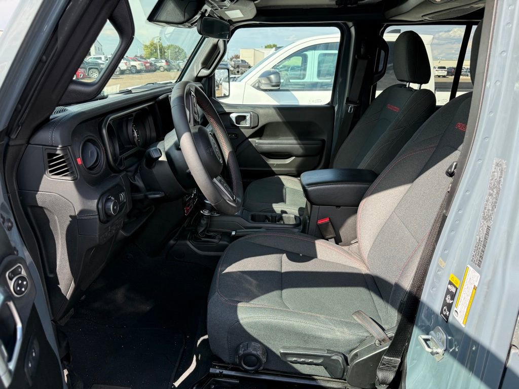 2024 Jeep Wrangler Rubicon photo 2