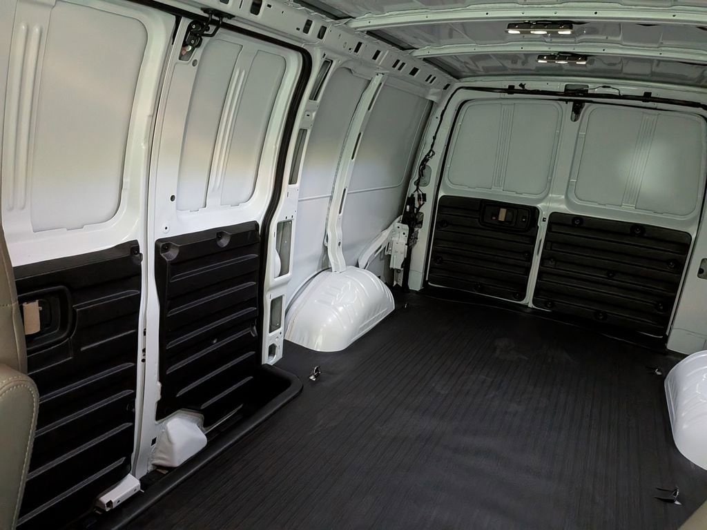 2026 Chevrolet Express Cargo Work Van - Photo 28