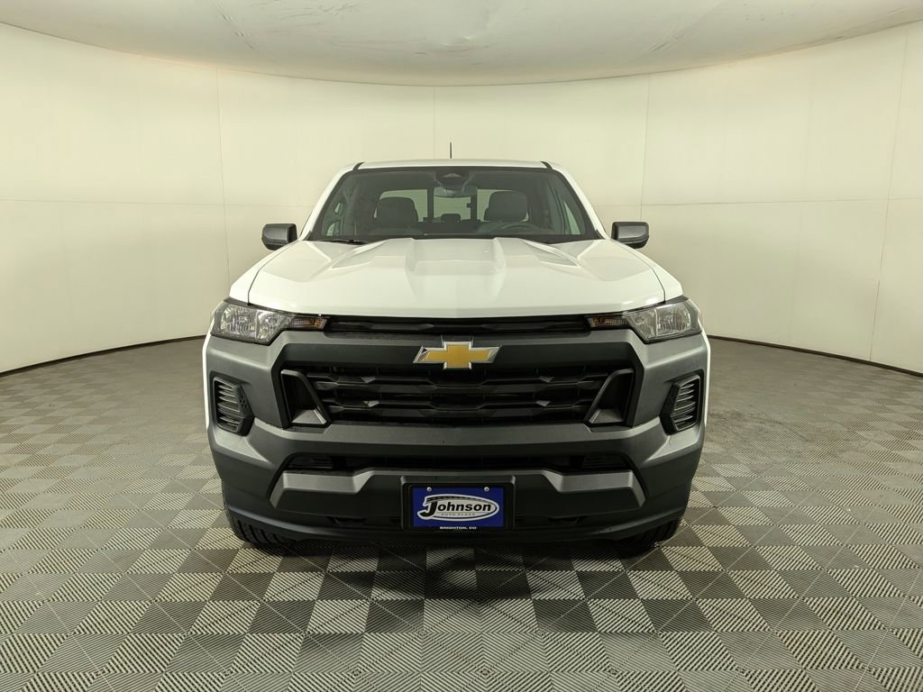 2025 Chevrolet Colorado LT photo 2