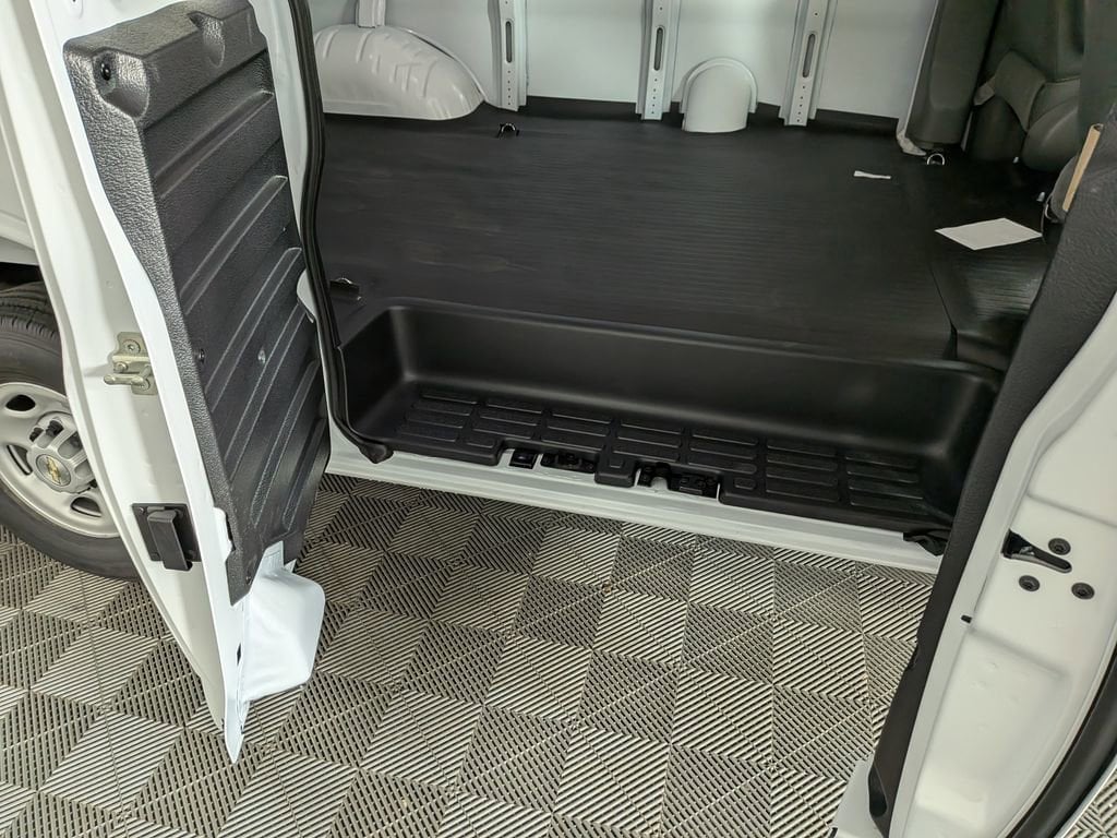 2026 Chevrolet Express Cargo Work Van - Photo 14