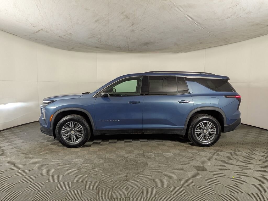 Certified 2025 Chevrolet Traverse LT SUV