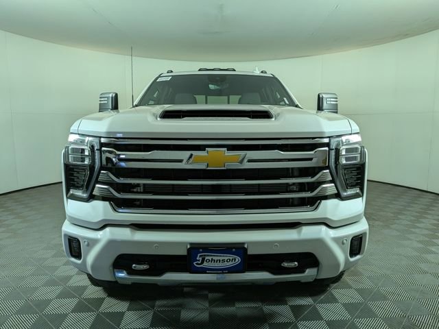 2025 Chevrolet Silverado 3500HD High Country photo 2