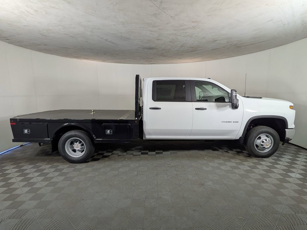 2025 Chevrolet Silverado 3500HD Work Truck photo 3