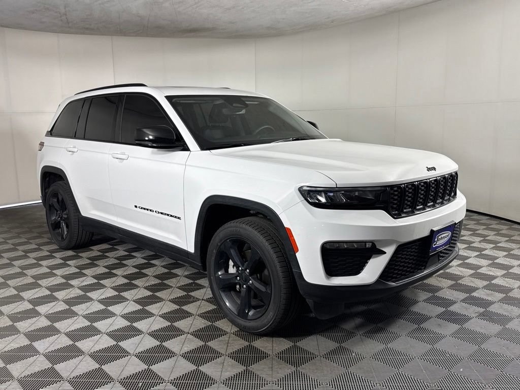 Used 2023 Jeep Grand Cherokee Limited 4x4 SUV