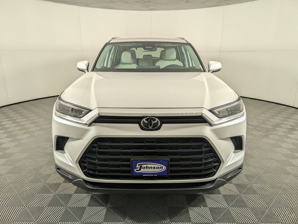 2024 Toyota Grand Highlander XLE photo 2