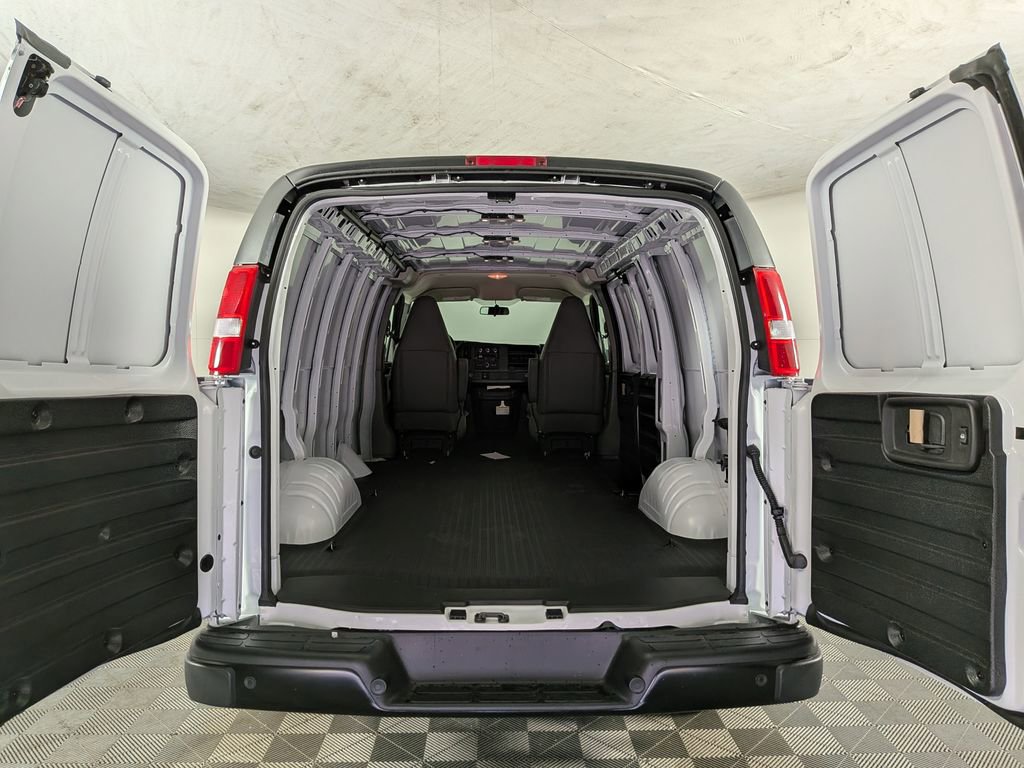 2026 Chevrolet Express Cargo Work Van - Photo 9