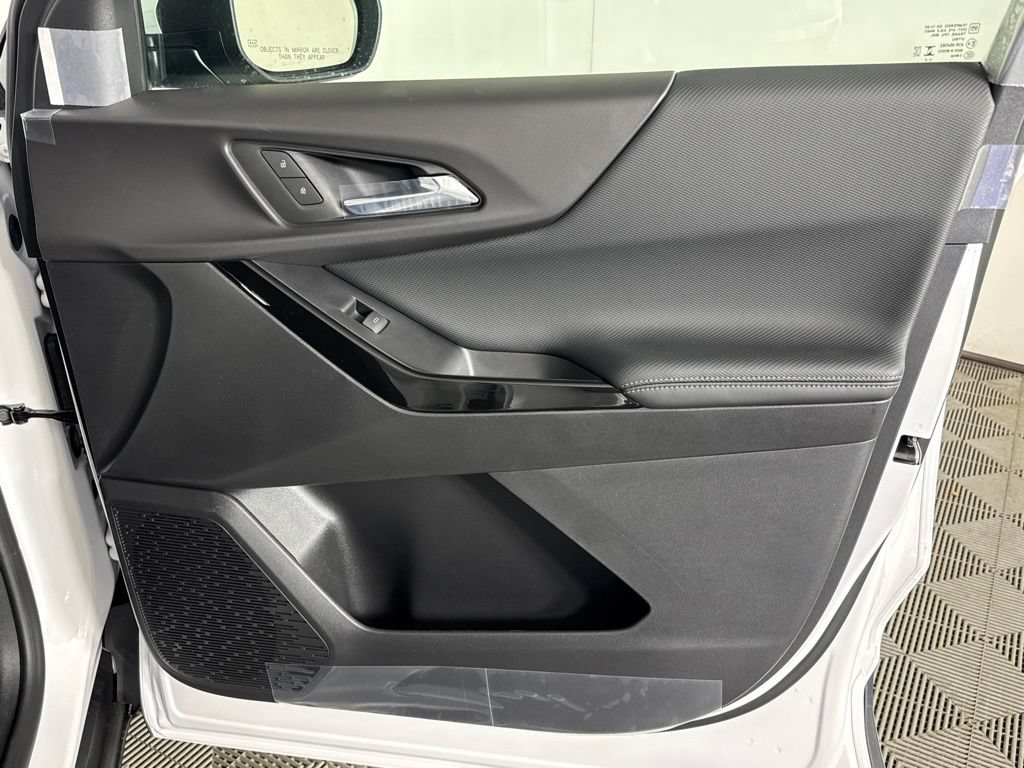 2027 Chevrolet Equinox LT - Photo 31