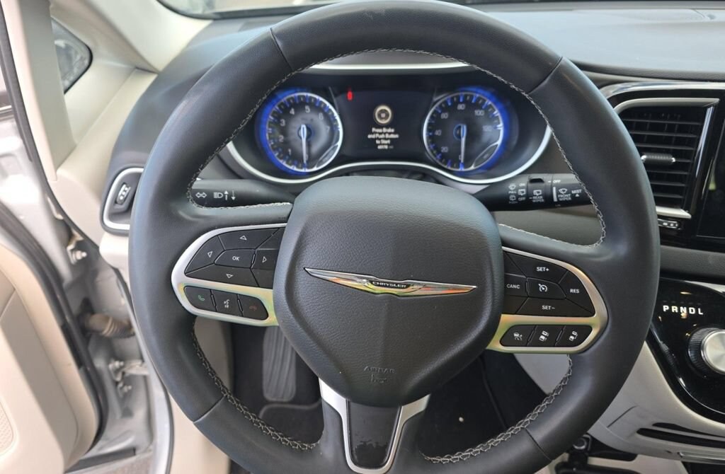Used 2024 Chrysler Pacifica Touring L