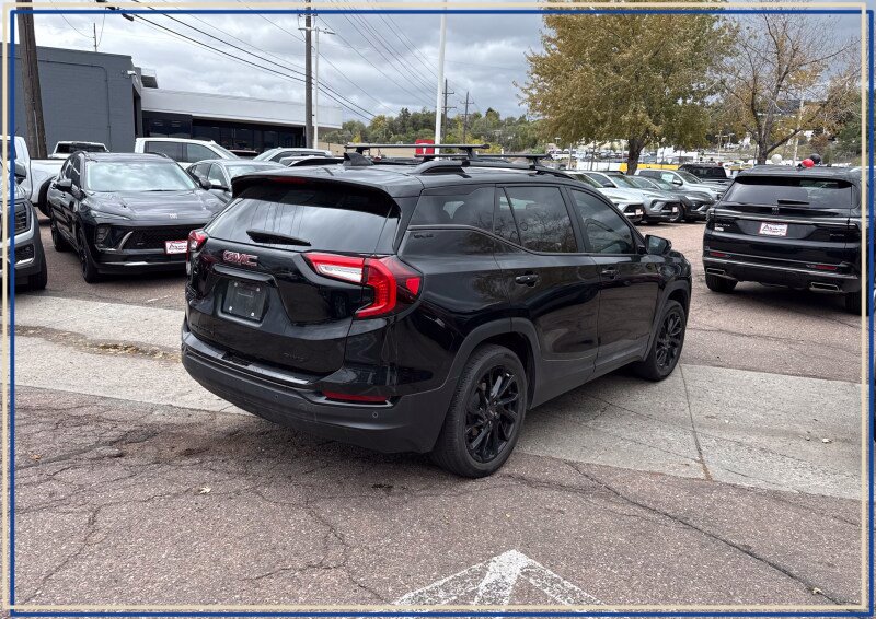 Used 2024 GMC Terrain SLE SUV