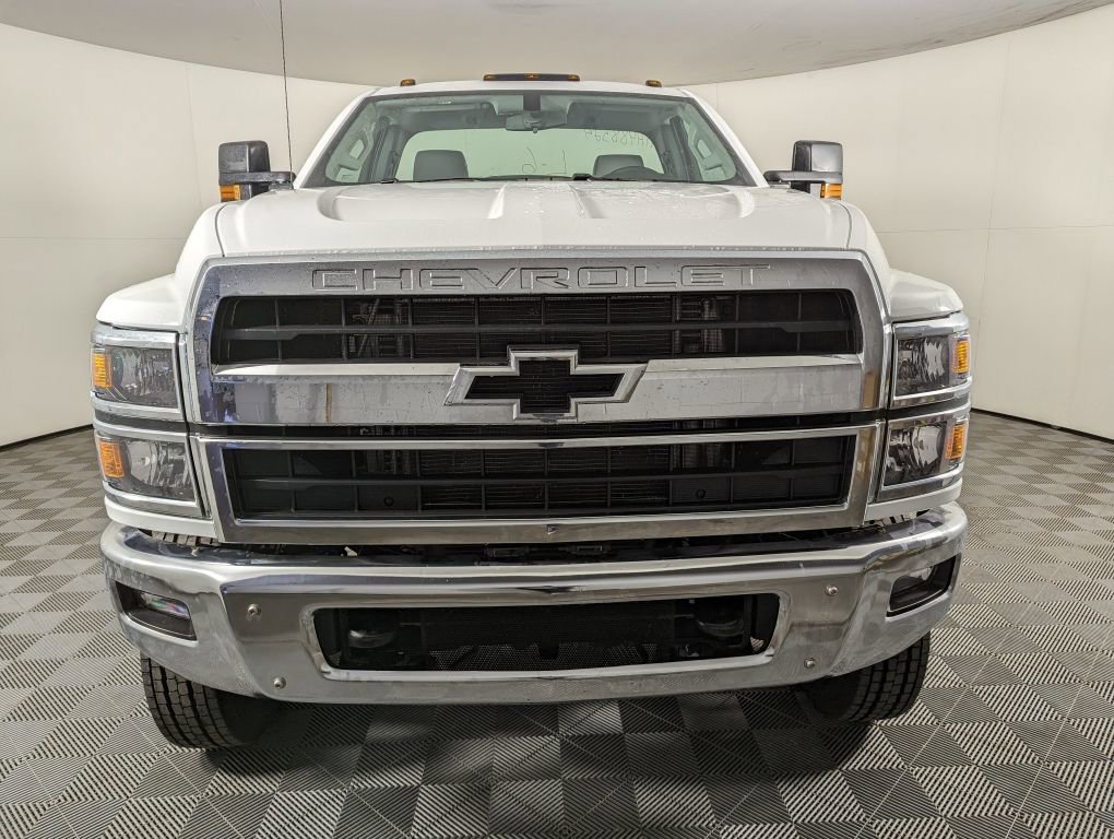 2024 Chevrolet Silverado 6500HD Work Truck photo 2