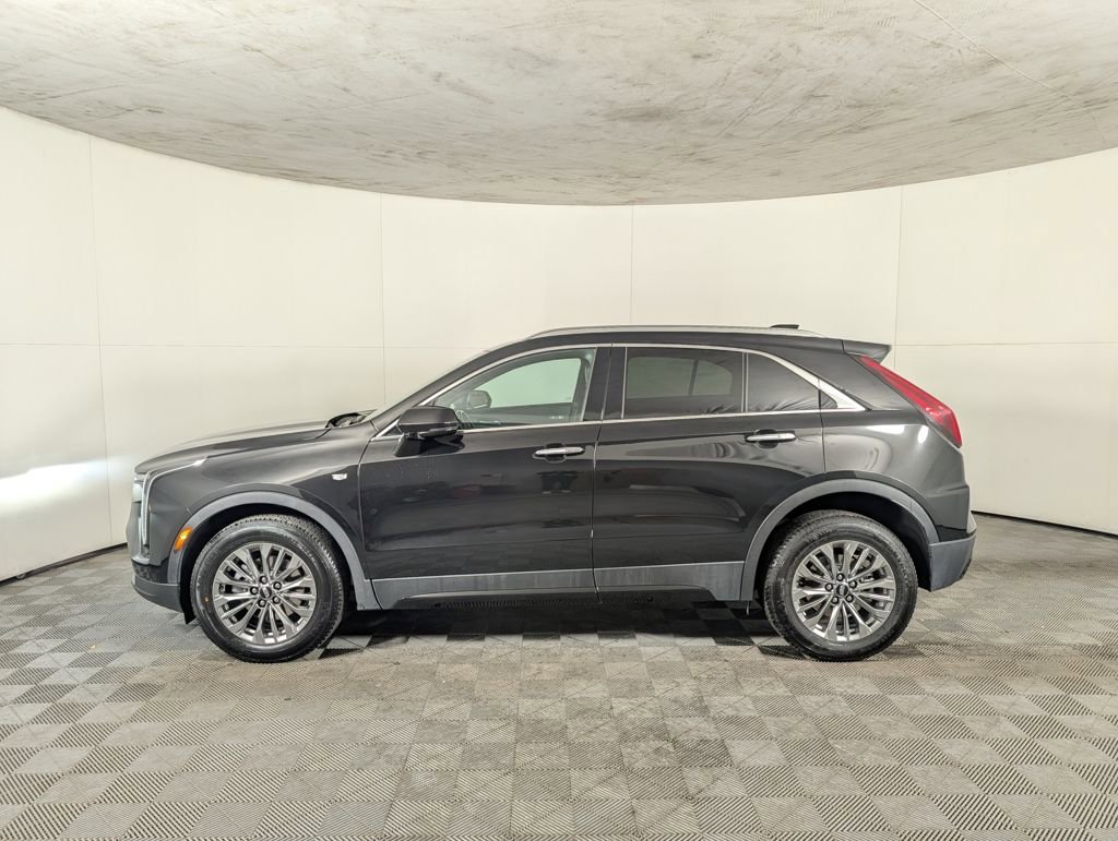 2024 Cadillac XT4 Premium Luxury photo 3