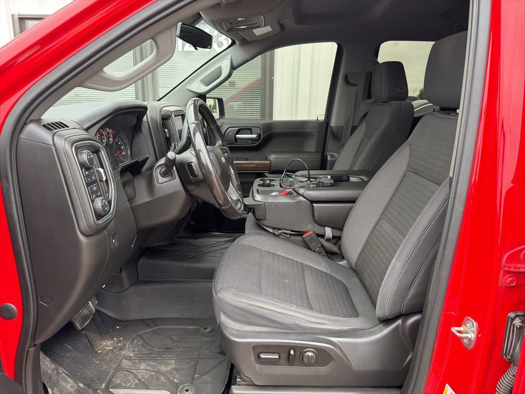 2021 Chevrolet Silverado 1500 LT photo 2