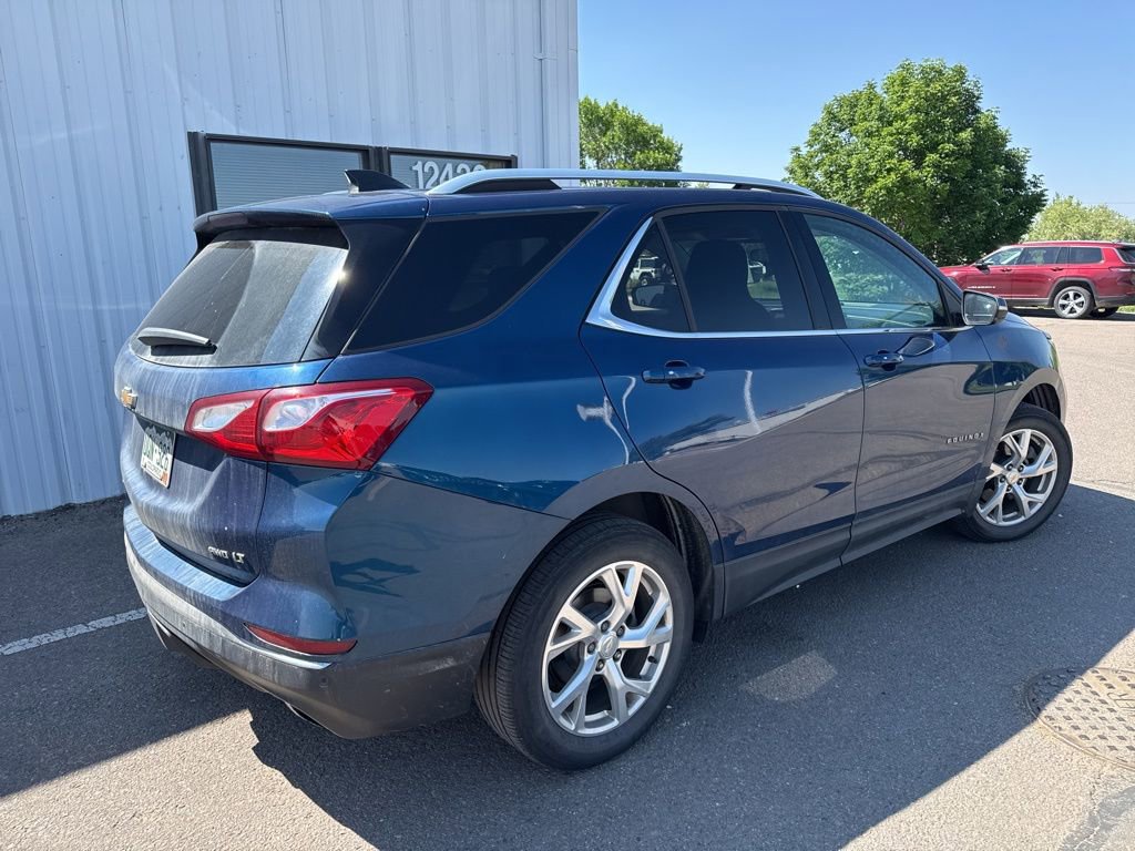 2019 Chevrolet Equinox LT photo 2
