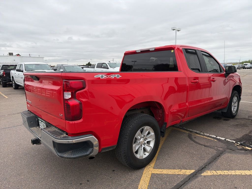 2021 Chevrolet Silverado 1500 LT photo 3