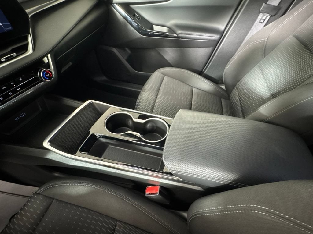 2025 Chevrolet Equinox LT - Photo 30
