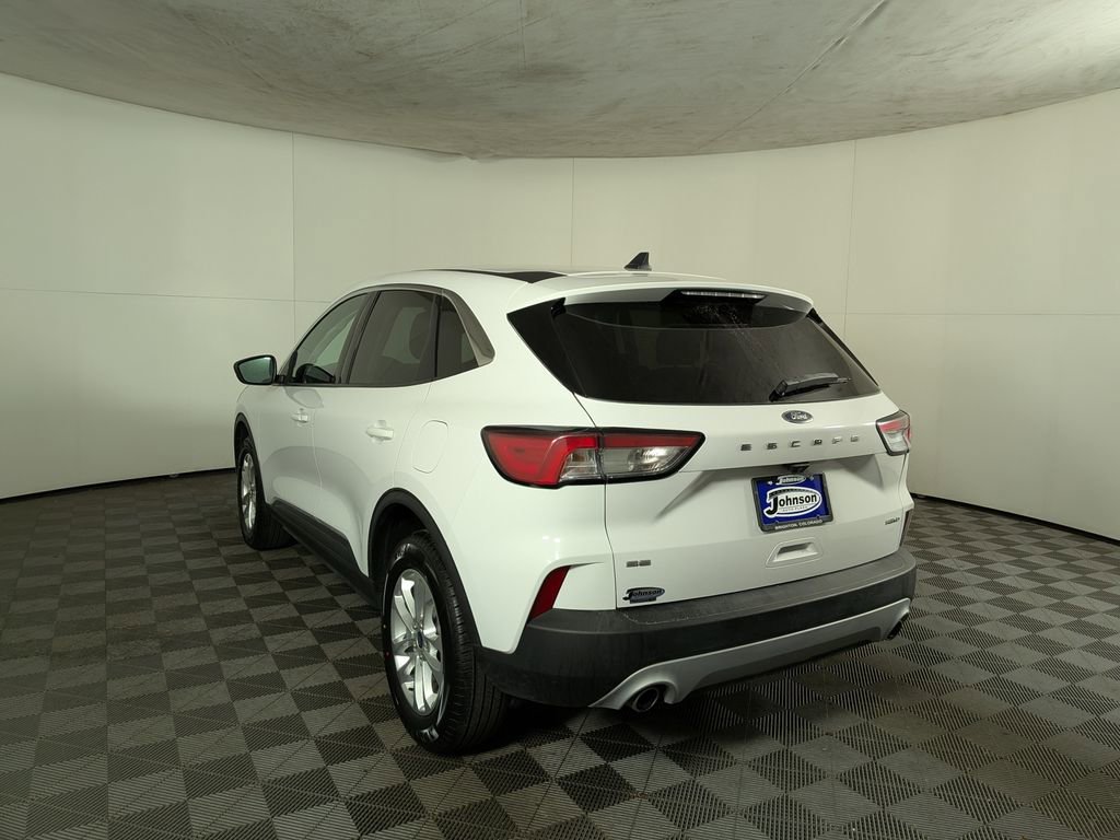 2022 Ford Escape SE photo 2