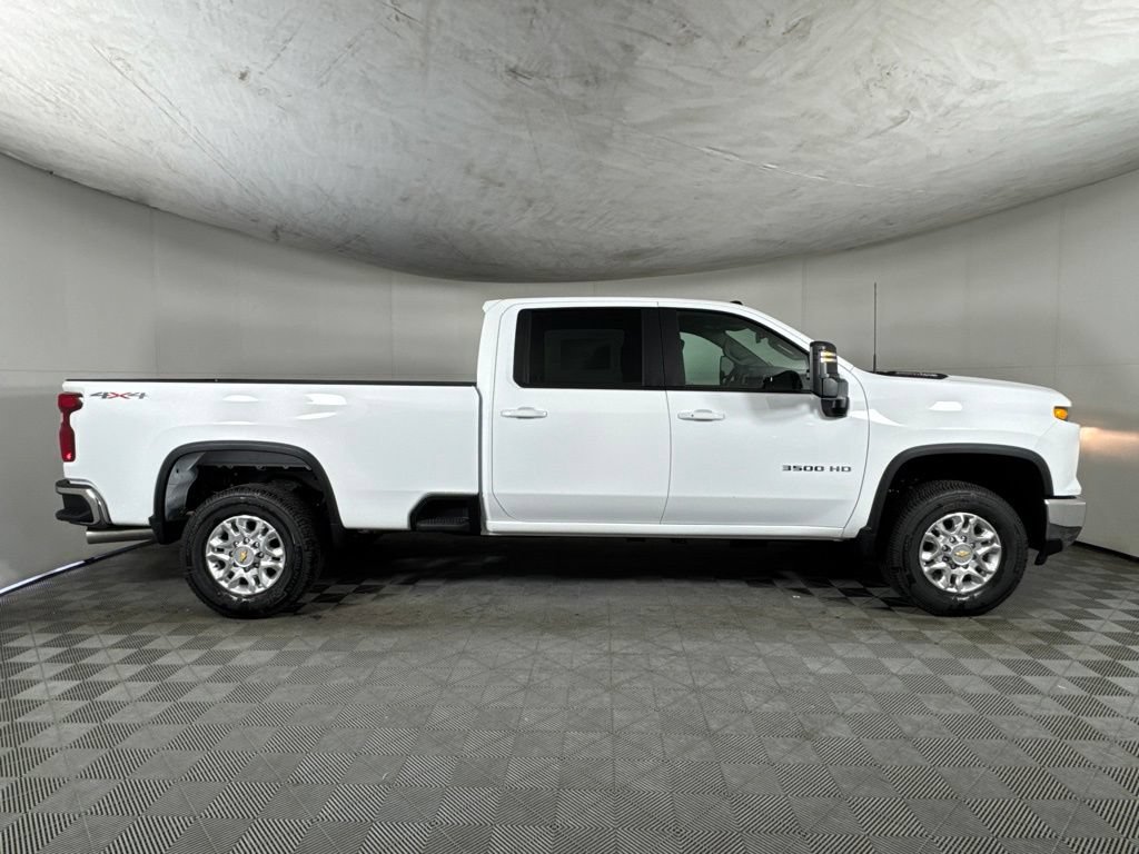 2026 Chevrolet Silverado 3500HD LT - Photo 4