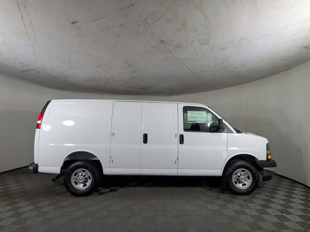 2026 Chevrolet Express Cargo Work Van - Photo 6