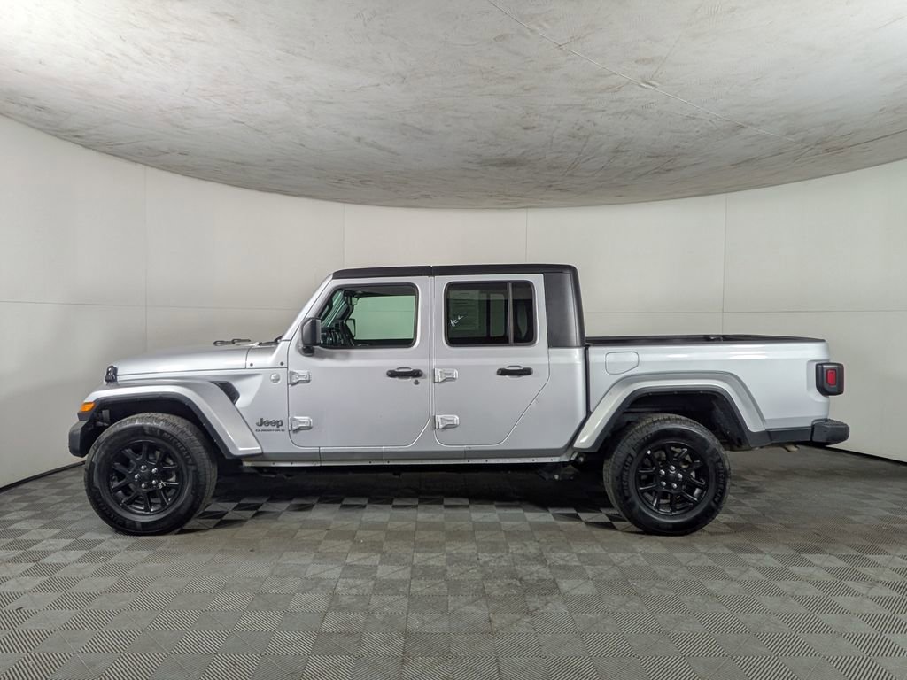 2023 Jeep Gladiator Overland photo 3