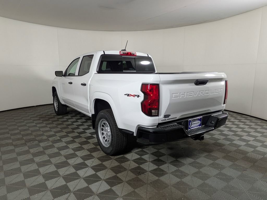 2025 Chevrolet Colorado LT photo 2