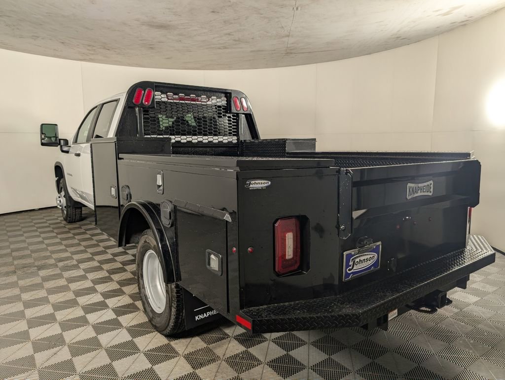 2025 Chevrolet Silverado 3500HD Work Truck photo 2