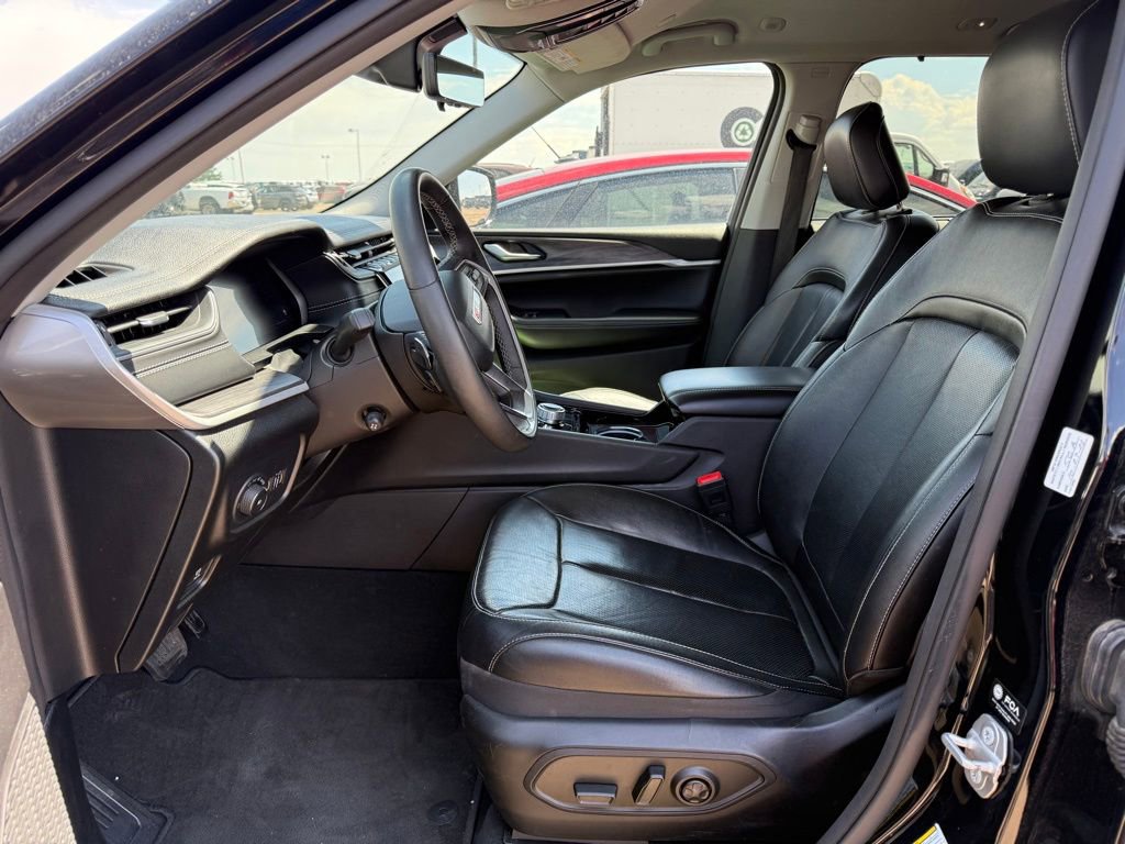 2023 Jeep Grand Cherokee Limited photo 2