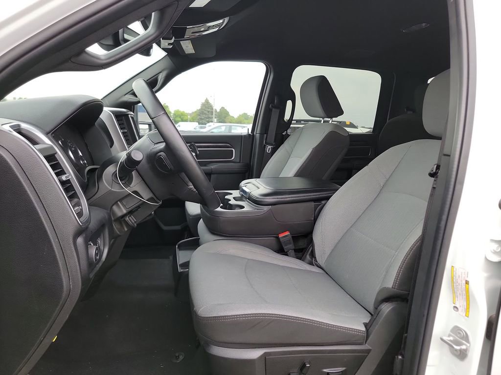 2024 Ram 2500 Big Horn photo 2