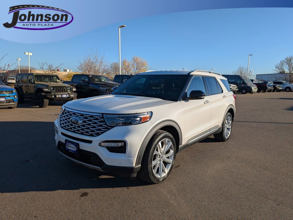 2022 Ford Explorer Platinum's photo