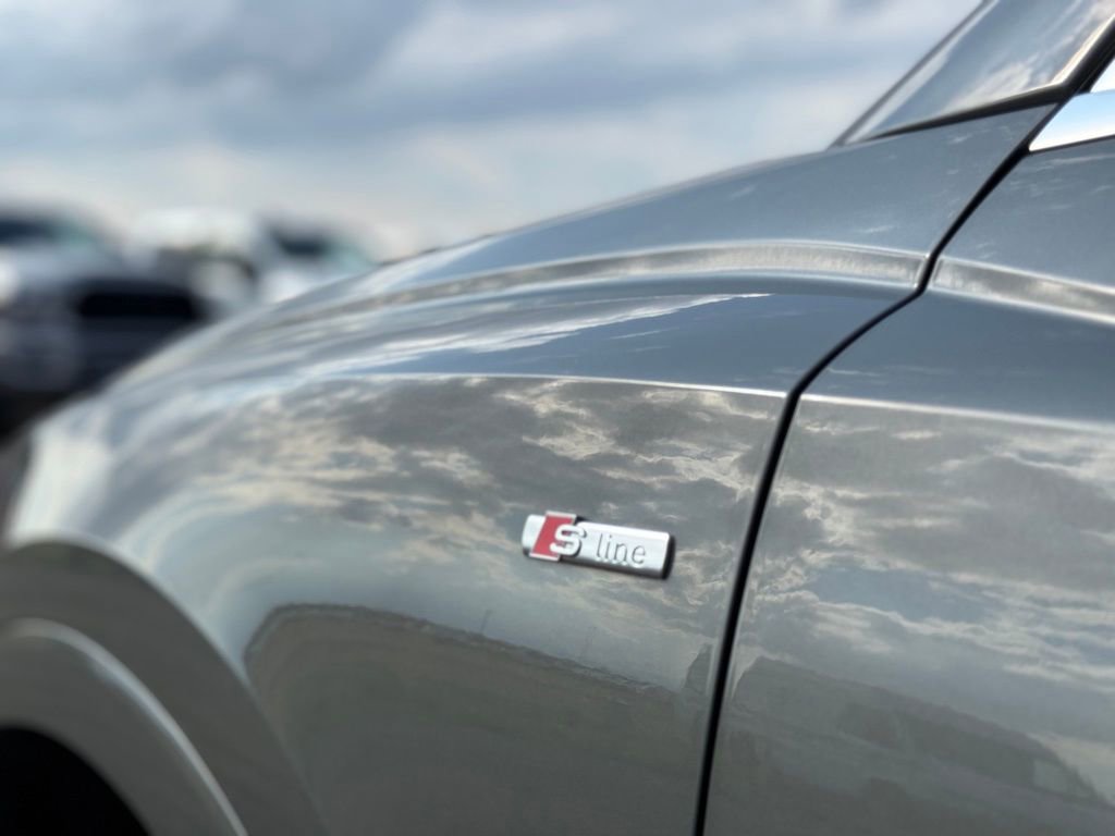 2023 Audi Q3 45 TFSI S line Premium photo 2