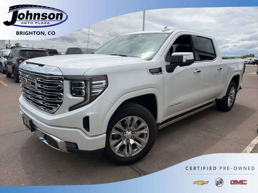 2022 GMC Sierra 4WD Crew Cab Short Box Denali's photo