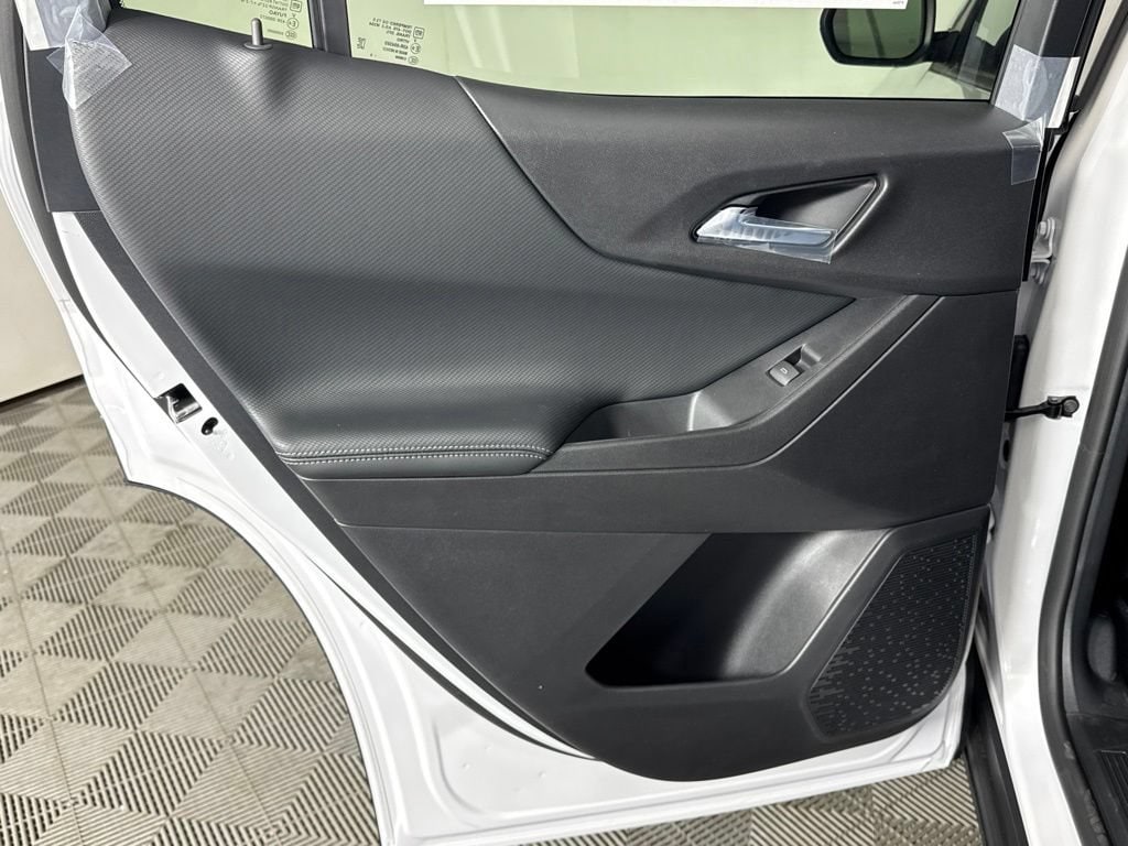 2027 Chevrolet Equinox LT - Photo 26