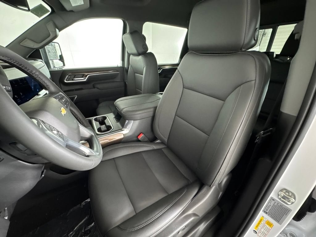 2026 Chevrolet Silverado 3500HD LT - Photo 22