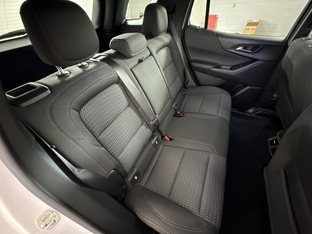 2025 Chevrolet Equinox LT - Photo 42