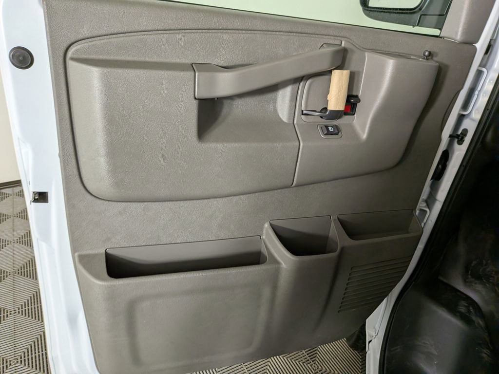 2026 Chevrolet Express Cargo Work Van - Photo 20
