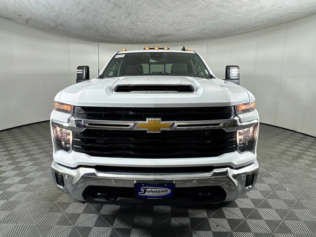 2026 Chevrolet Silverado 3500HD LT - Photo 2