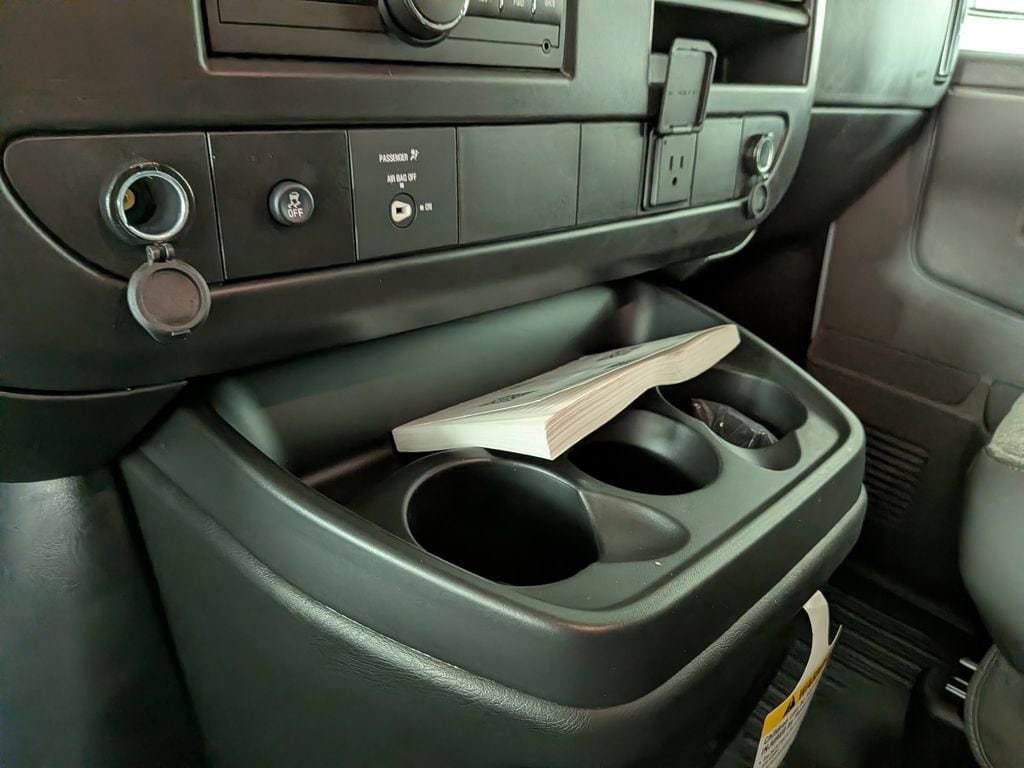 2026 Chevrolet Express Cargo Work Van - Photo 30
