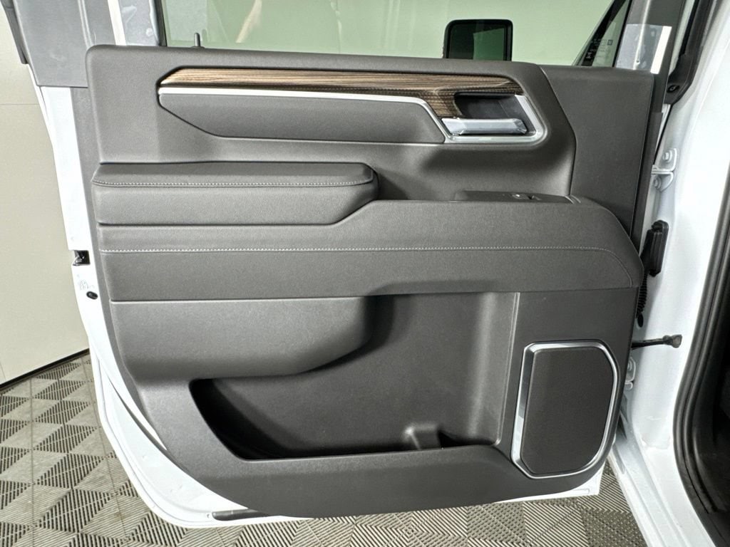 2026 Chevrolet Silverado 3500HD LT - Photo 28