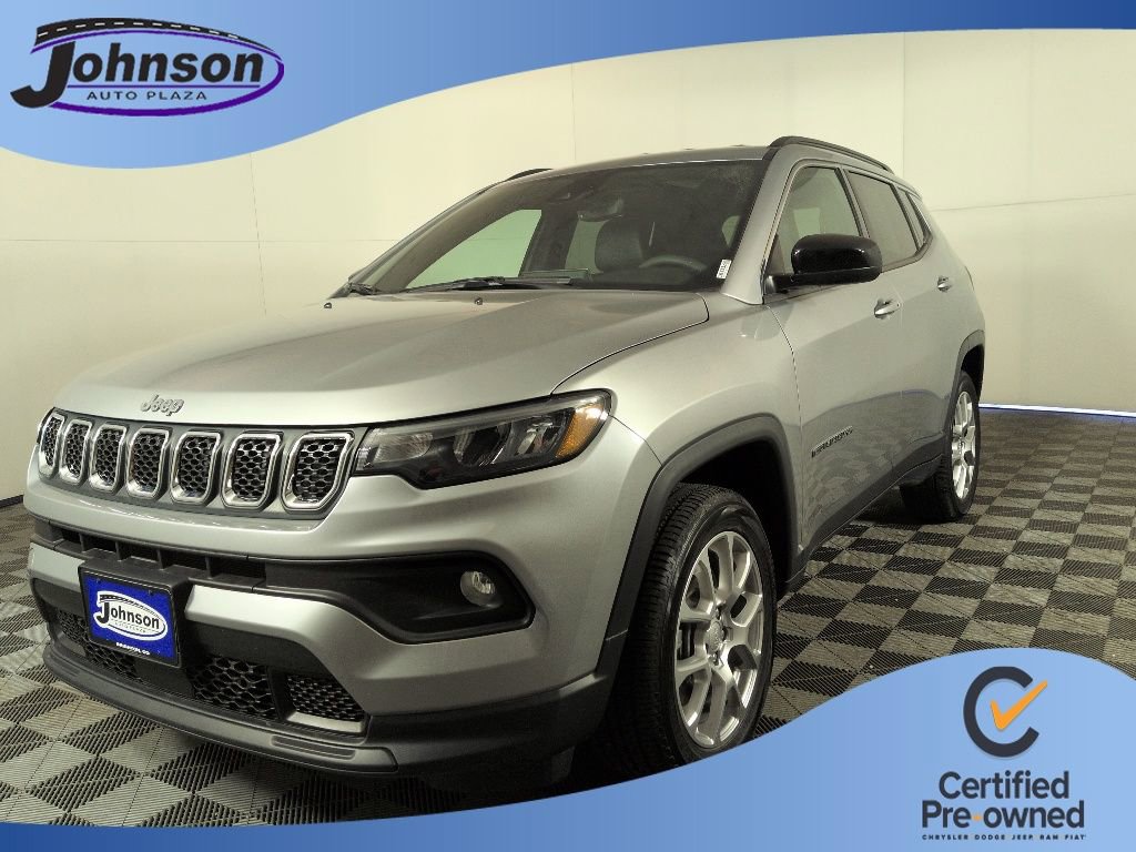 2023 Jeep Compass Latitude Lux 4X4's photo