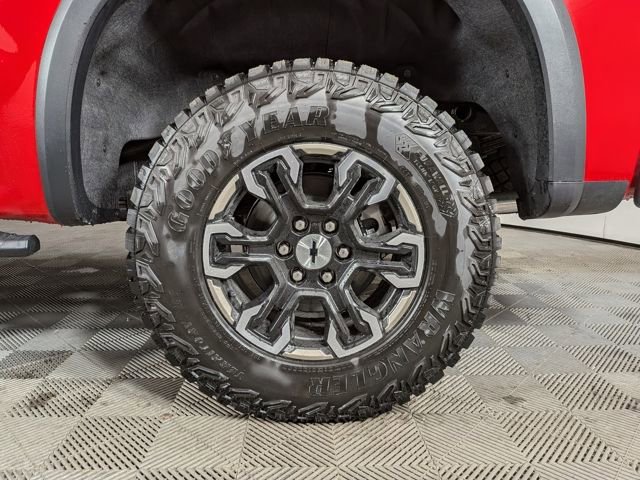 2025 Chevrolet Silverado 1500 ZR2 - Photo 12