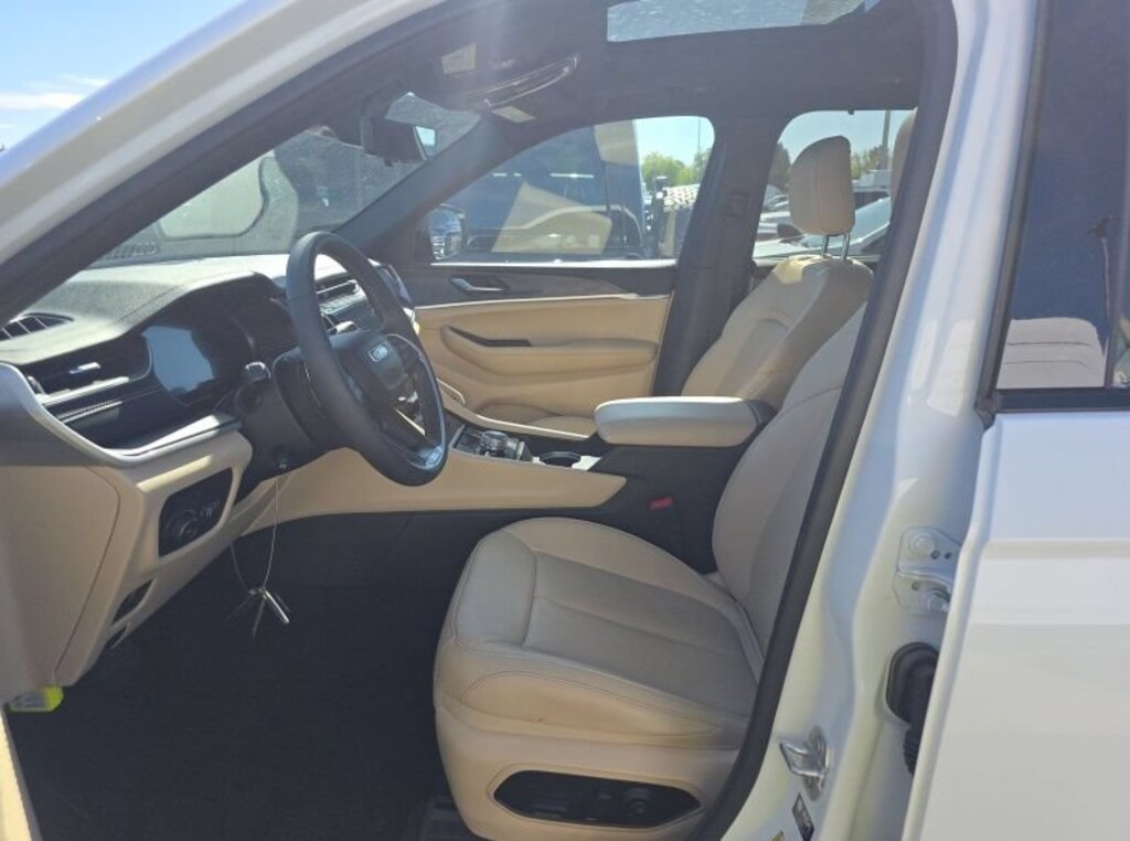 Used 2025 Jeep Grand Cherokee L Limited