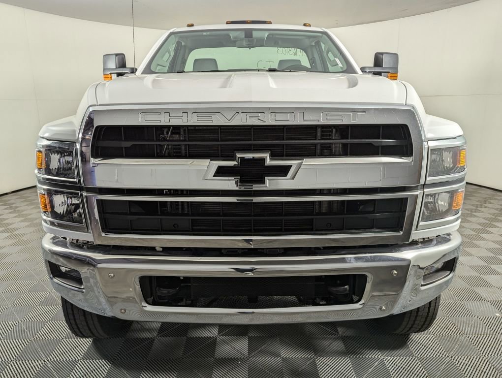 2024 Chevrolet Silverado 6500HD Work Truck photo 2