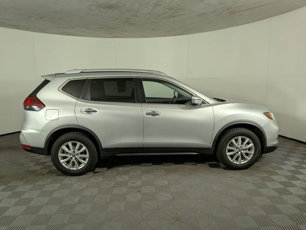 2020 Nissan Rogue SV photo 4