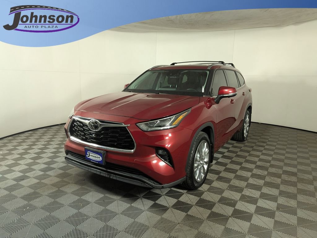 2023 Toyota Highlander Limited's photo