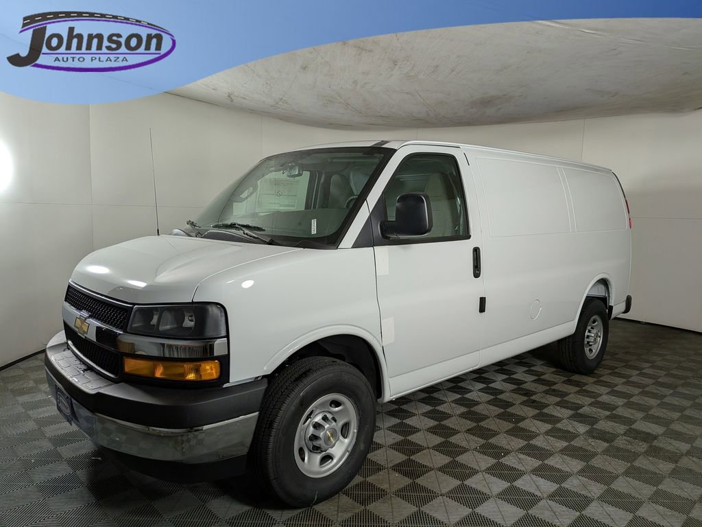 2026 Chevrolet Express 2500 Work Van HD's photo