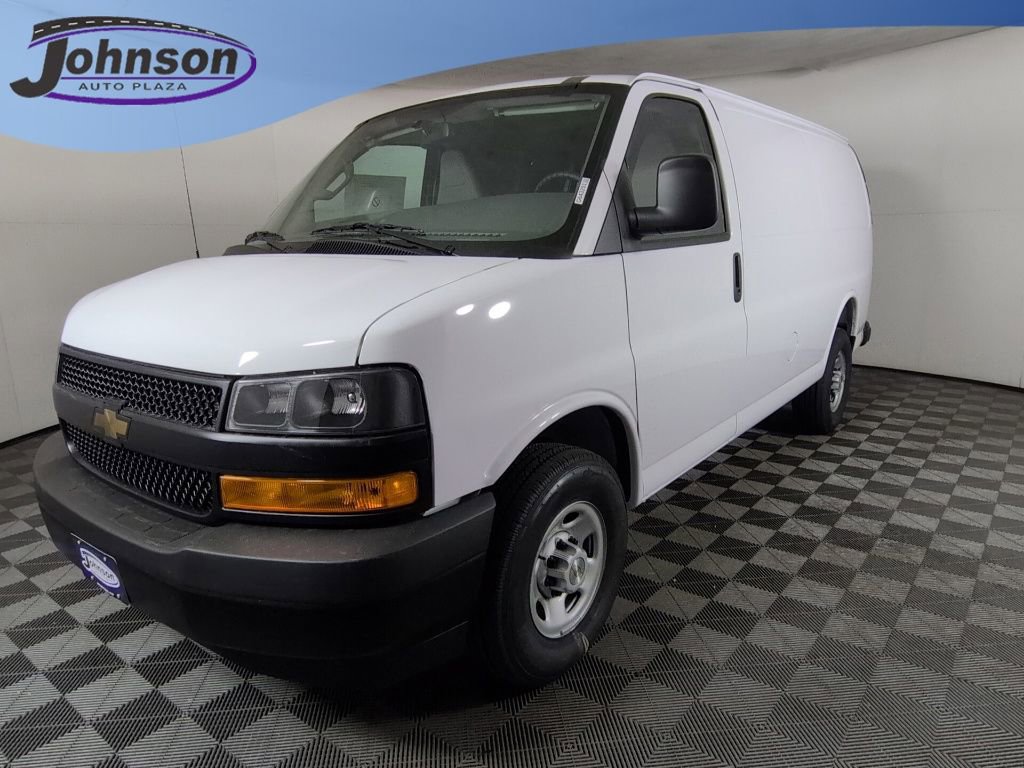 2026 Chevrolet Express 2500 Work Van HD's photo