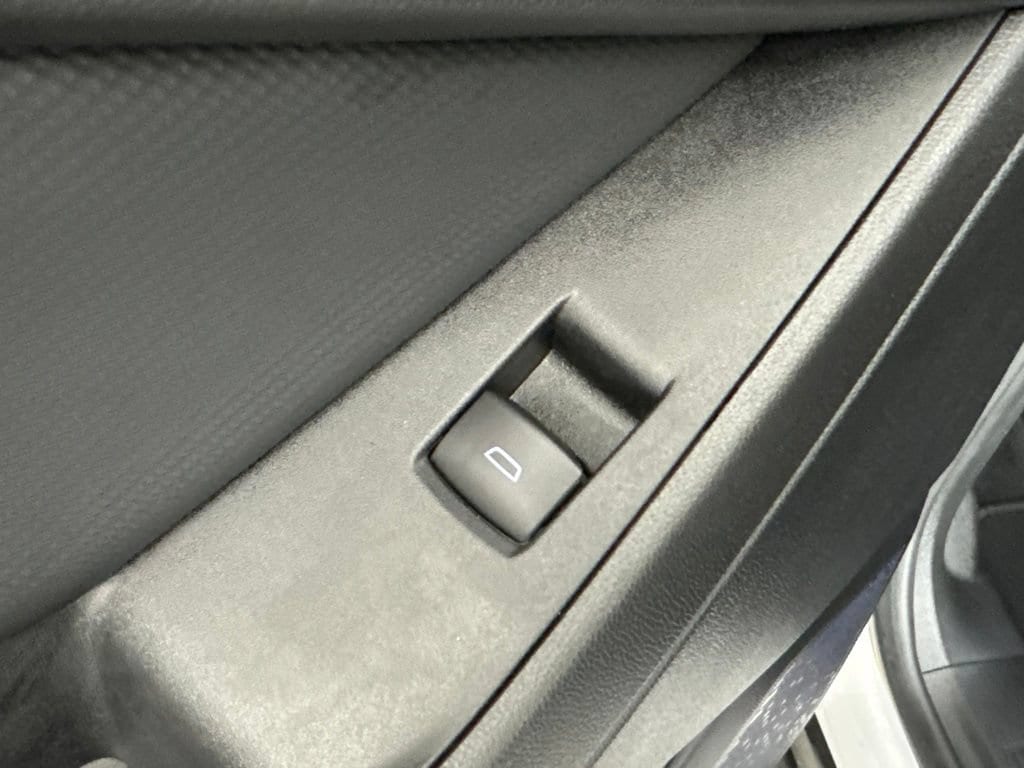 2025 Chevrolet Equinox LT - Photo 40