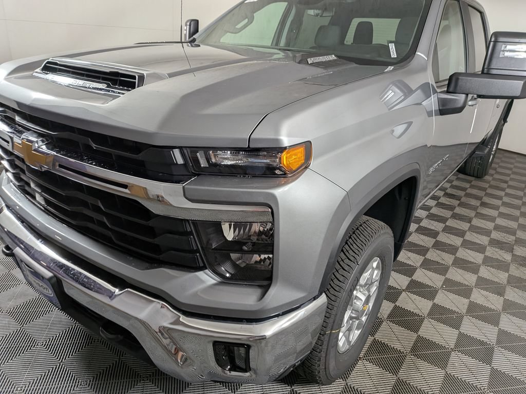 2026 Chevrolet Silverado 3500HD LT - Photo 9