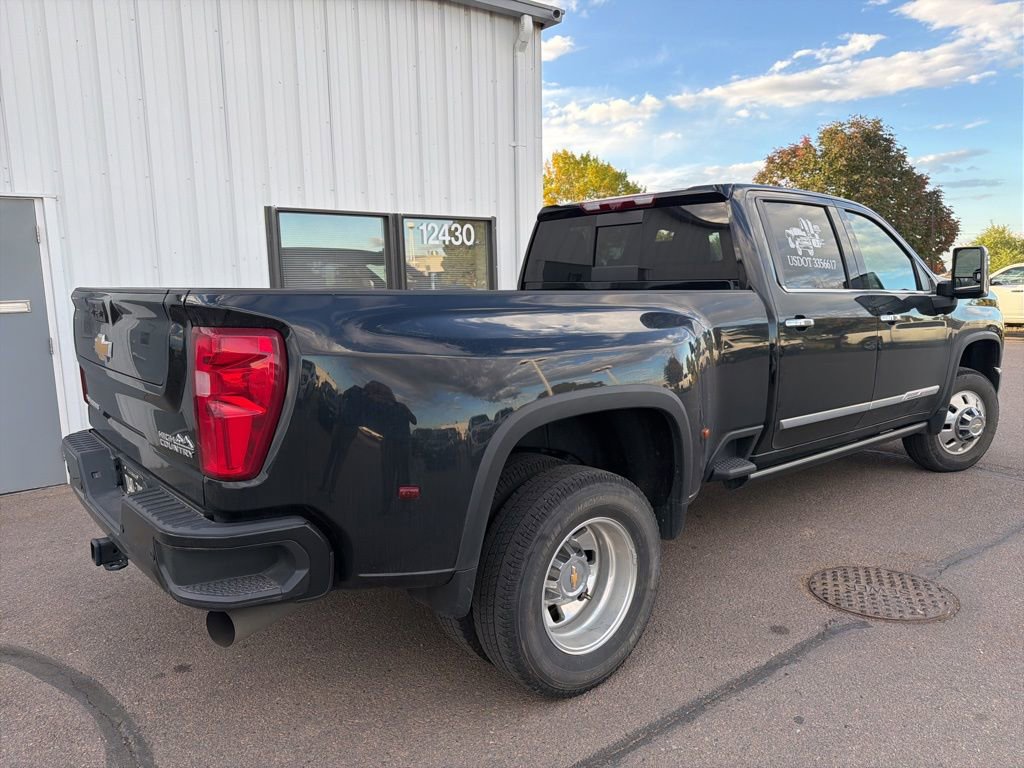 2024 Chevrolet Silverado 3500HD High Country photo 2