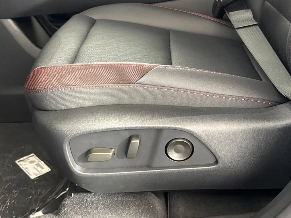 2027 Chevrolet Equinox RS - Photo 26