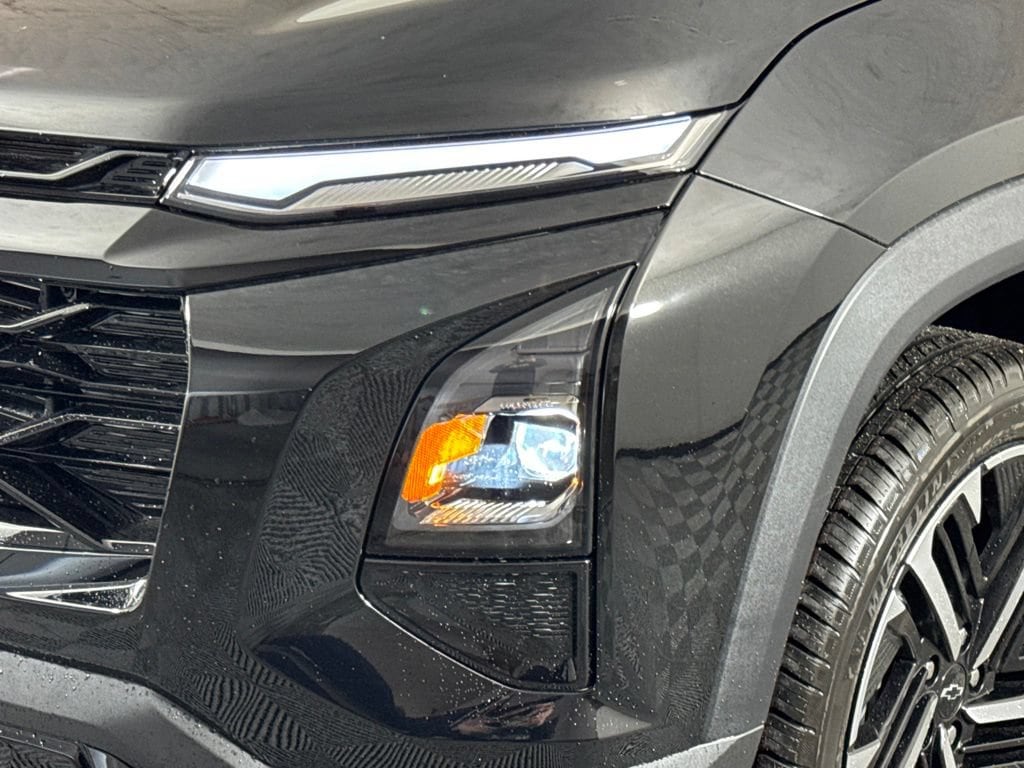 2027 Chevrolet Equinox RS - Photo 2